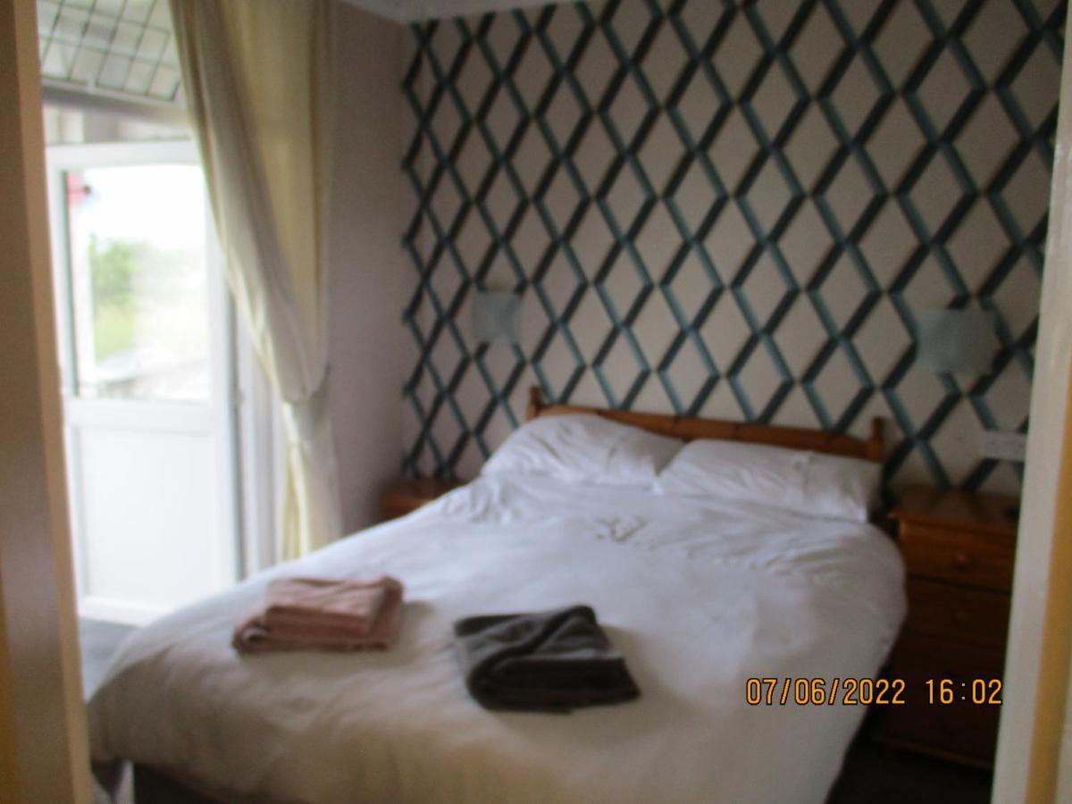Sefton Lodge Seafront ,Panoramic Sea View Ensuite Balcony Rooms Available, Guest Garden Paignton Exterior foto